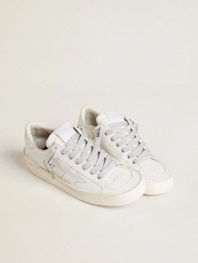 Gray cotton laces with contrasting black logo