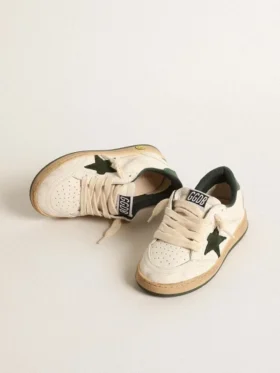Junior Ball Star in white leather with green suede star