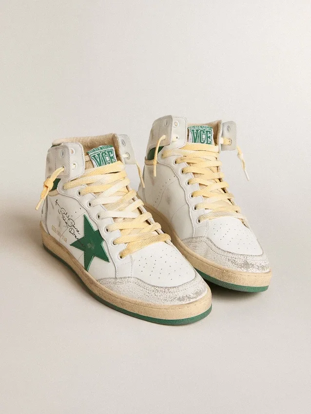 Sky-Star in white leather with green leather star