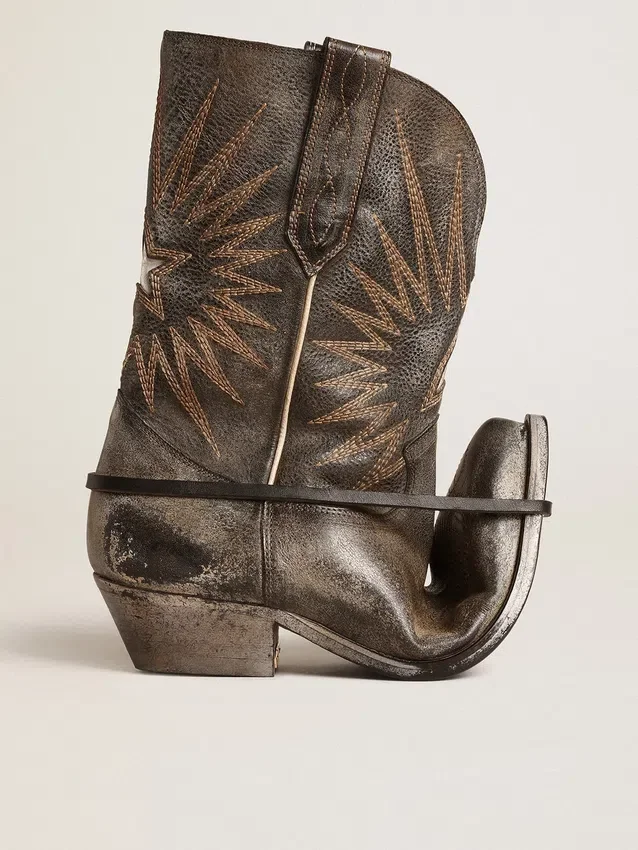 Women’s low Wish Star boots in black leather with silver star