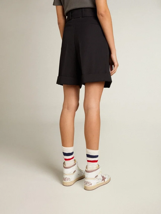 Women's shorts in black wool gabardine with waist belt