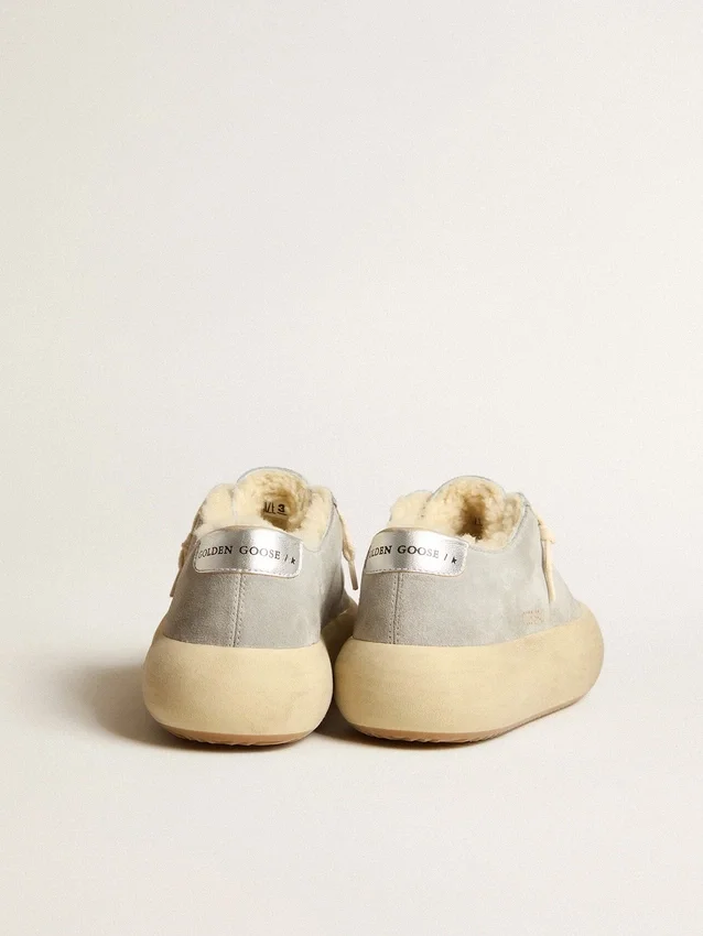 Women’s Space-Star shoes in ice-gray suede with shearling lining