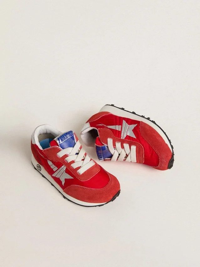 Young Marathon in red nylon with printed star and leather heel tab