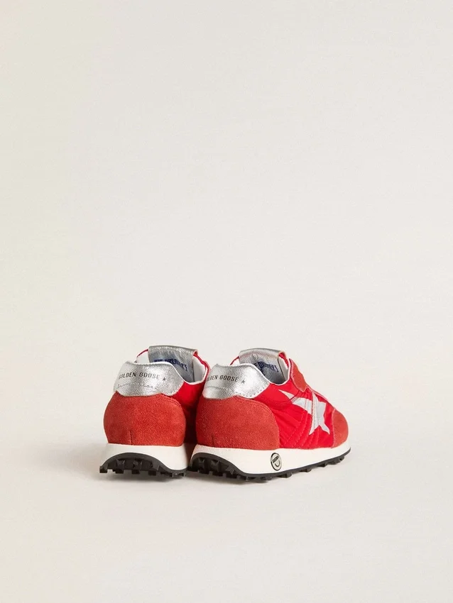 Young Marathon in red nylon with printed star and leather heel tab